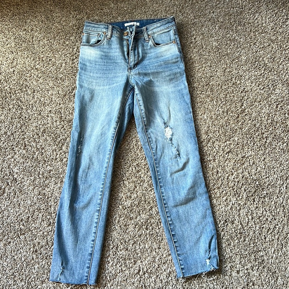 Distressed light jeans, straight